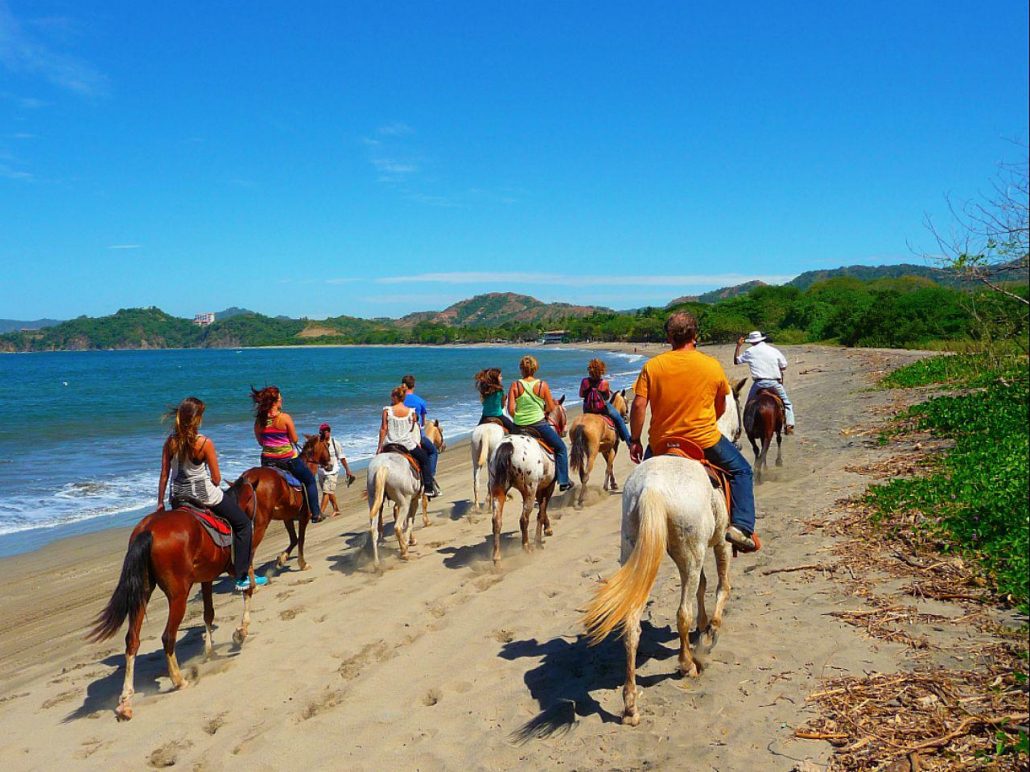 Horseback-riding-beach-tour