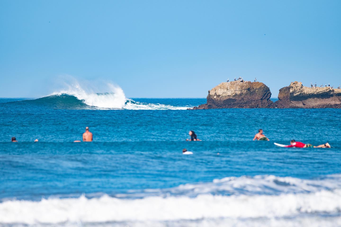 group surfers guiones beach