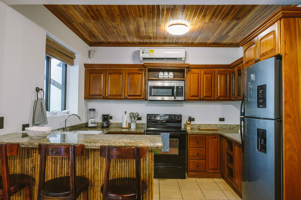 beach-heaven-nosara-vacation-house-rental-kitchen