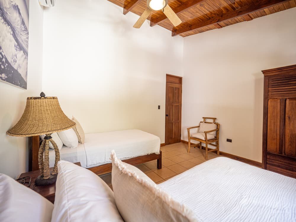 beach-heaven-nosara-vacation-house-rental-queen-room