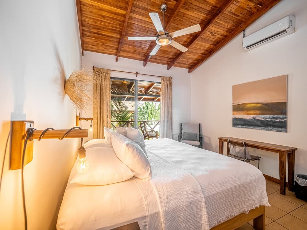 beach-heaven-nosara-vacation-house-rental-queen-room