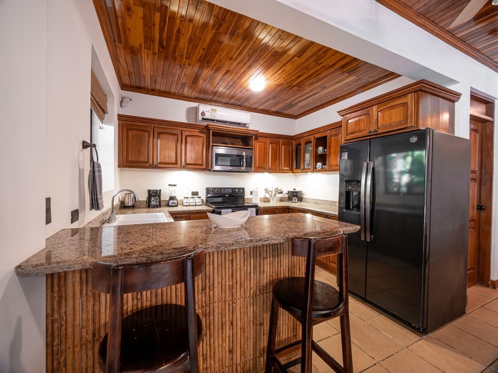 beach-heaven-nosara-vacation-house-rental-kitchen