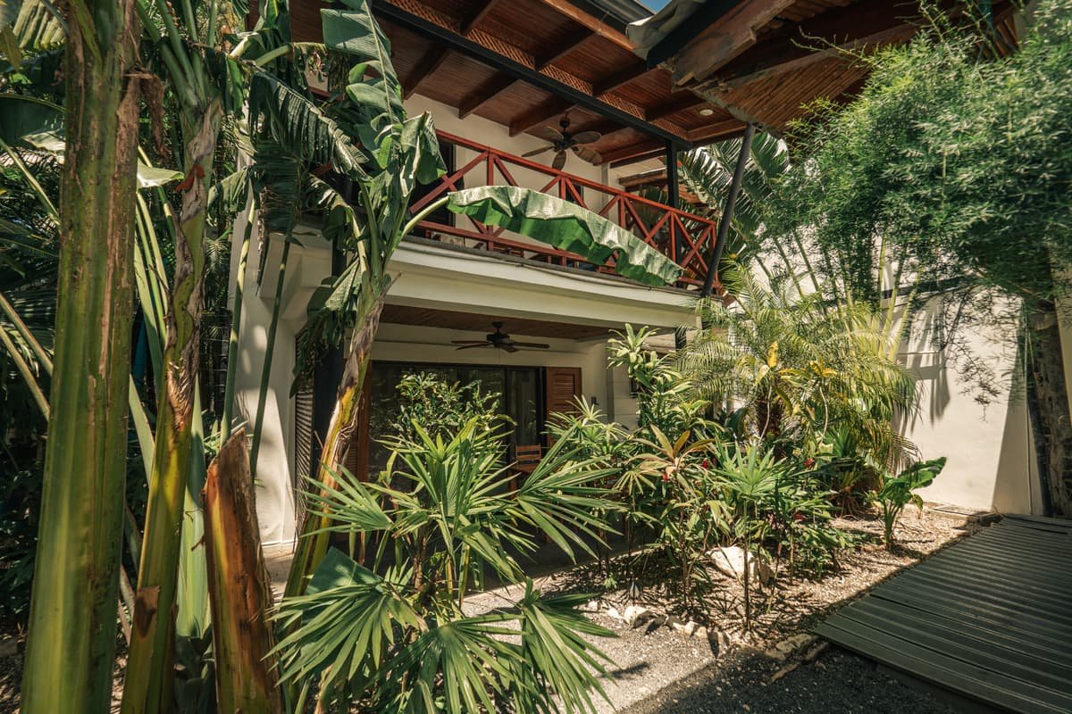 beach-heaven-nosara-vacation-house-rental-pool-area